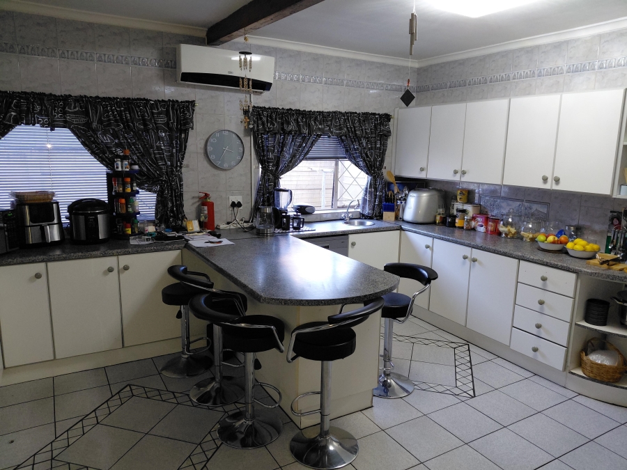 4 Bedroom Property for Sale in Bothasrus Eastern Cape